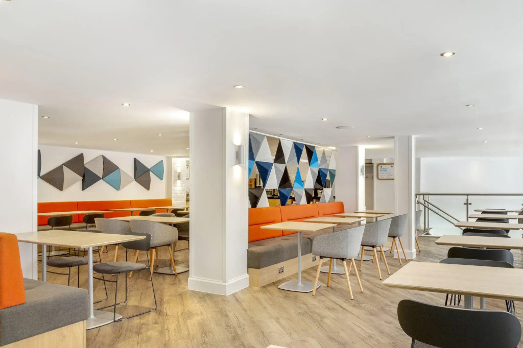 Holiday Inn Express Edinburgh City Centre by IHG