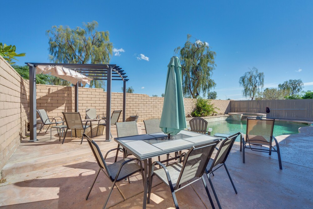 Coachella Retreat: Pool, Near Music Festivals