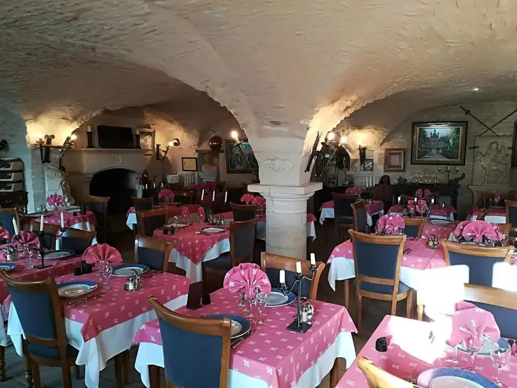 Hostellerie Saint Martin- Logis Hôtel et Restaurant