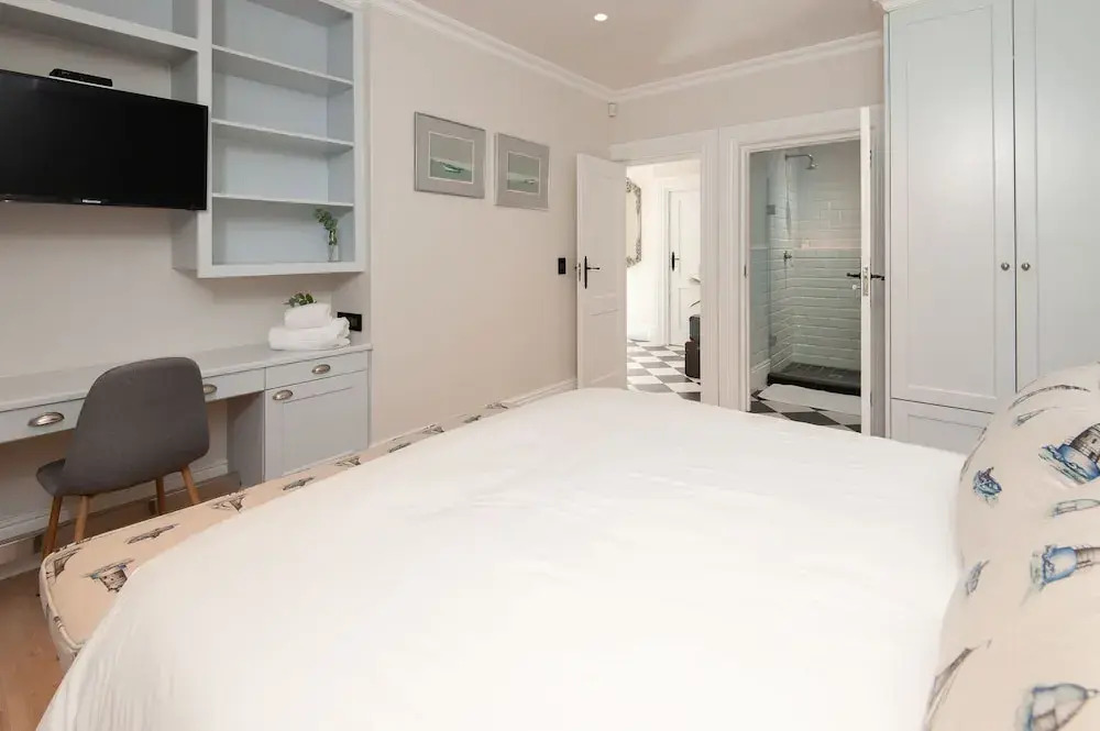 Malayla Guesthouse - Adults Only