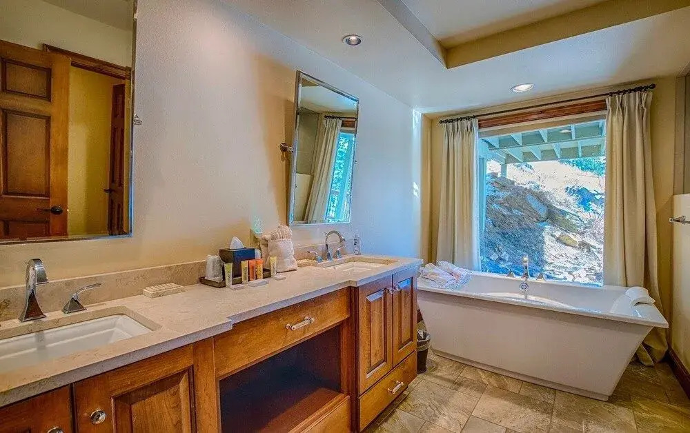 Stewart Highlands - 6 Br Home