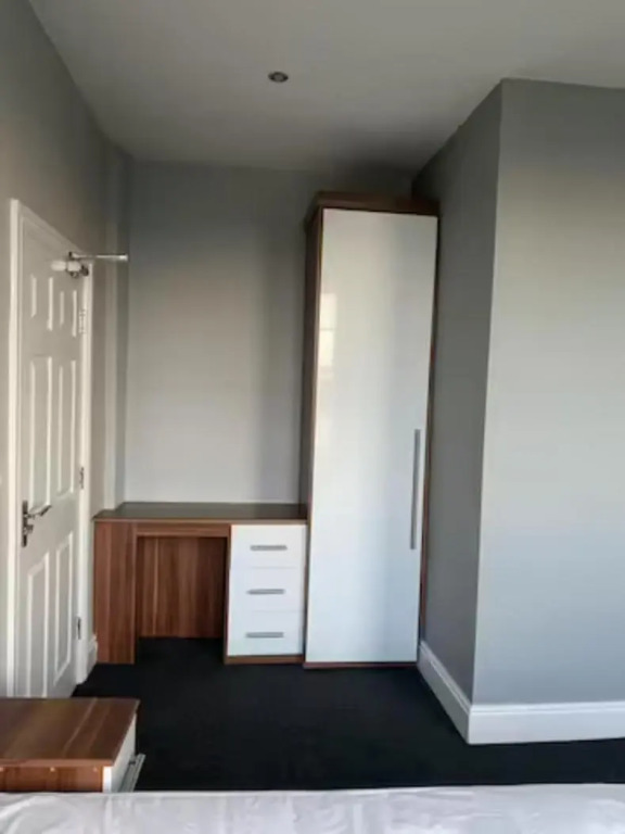 Extra Large Six Bed Six Bath Townhouse