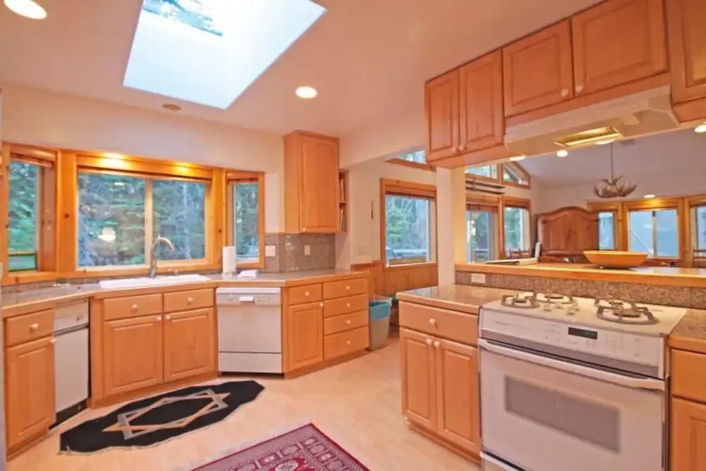 Griggs House - HOT TUB - Close to Tahoe City!