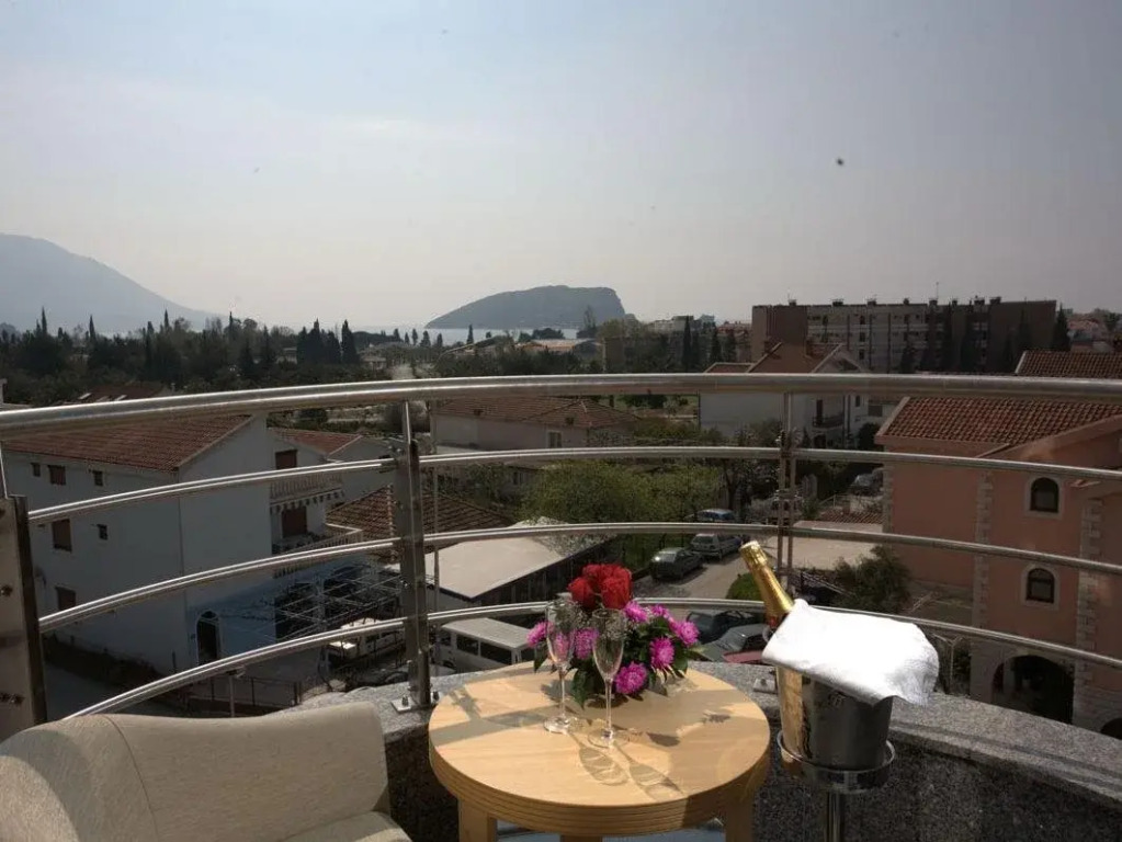 Hotel Blue Star