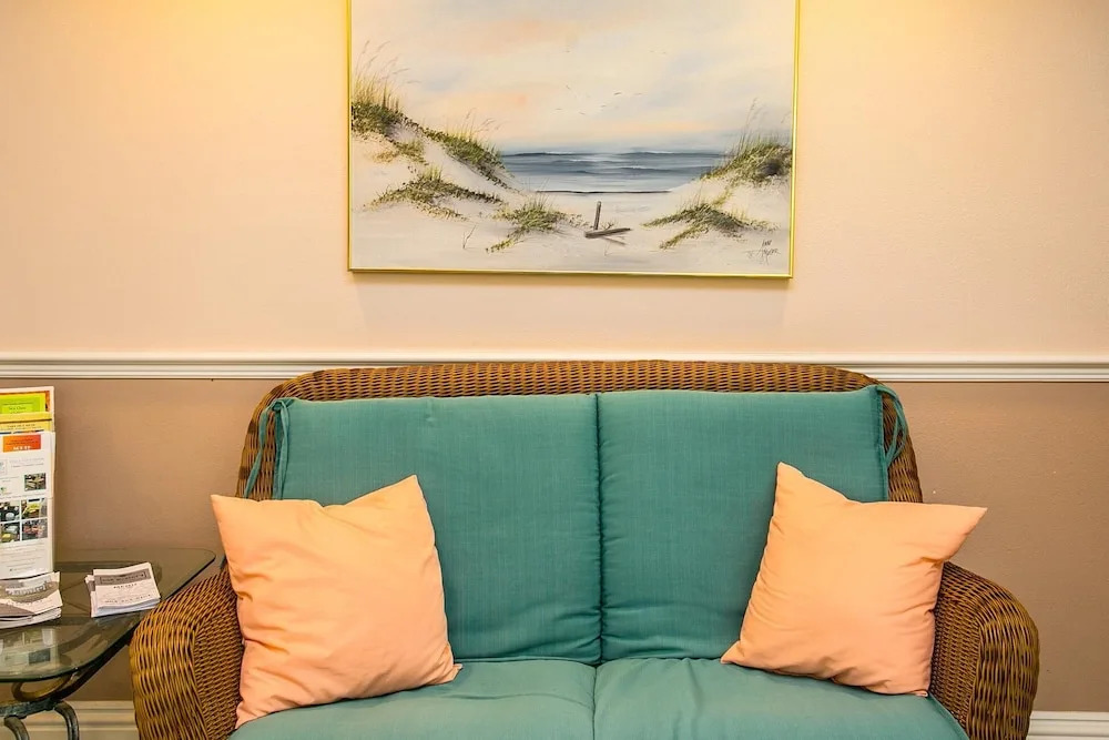 SEA Haven 113 [2/2.5] Free Activities! & Oceanfront Wifi Pool