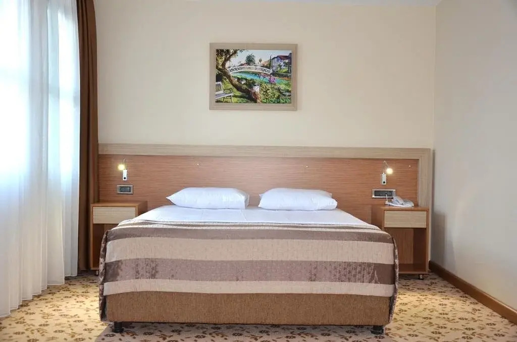 Apameia Hotel