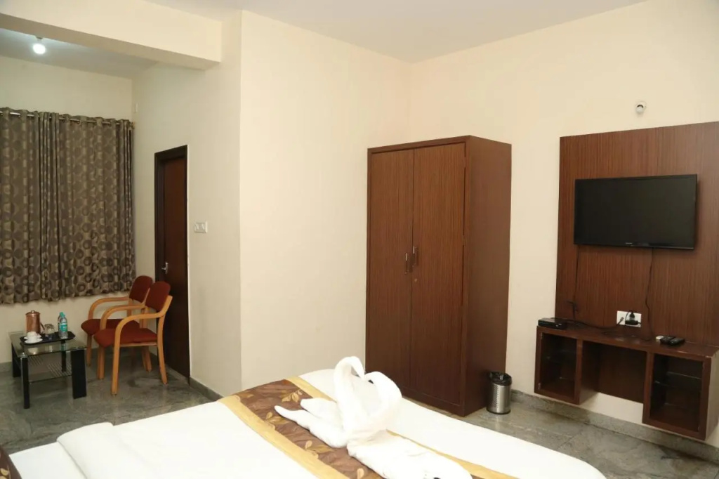 Soundarya Hotel