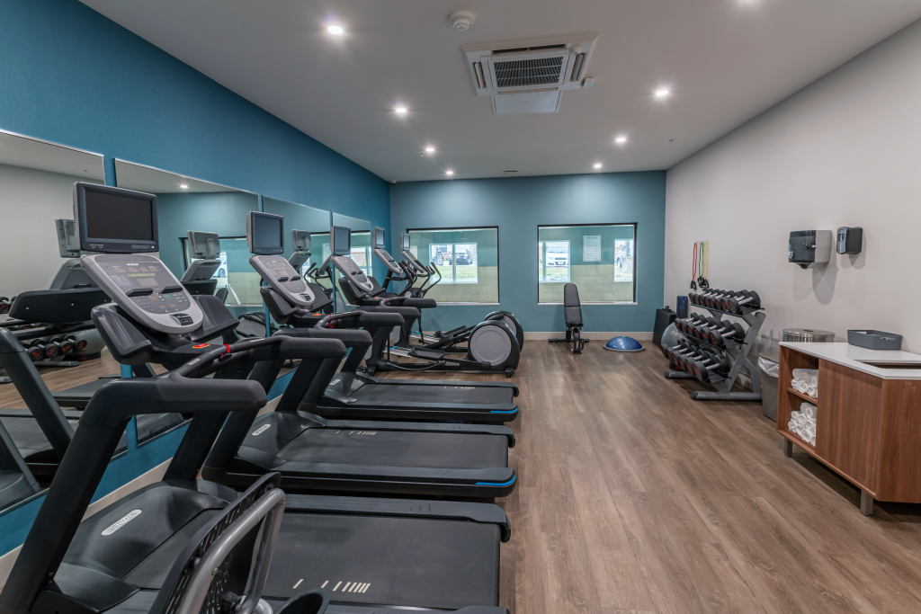 Holiday Inn Express & Suites - Columbus - Worthington by IHG