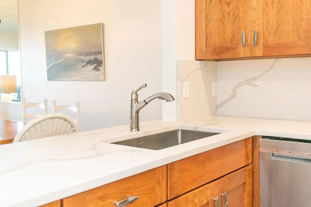 SEA Haven 113 [2/2.5] Free Activities! & Oceanfront Wifi Pool