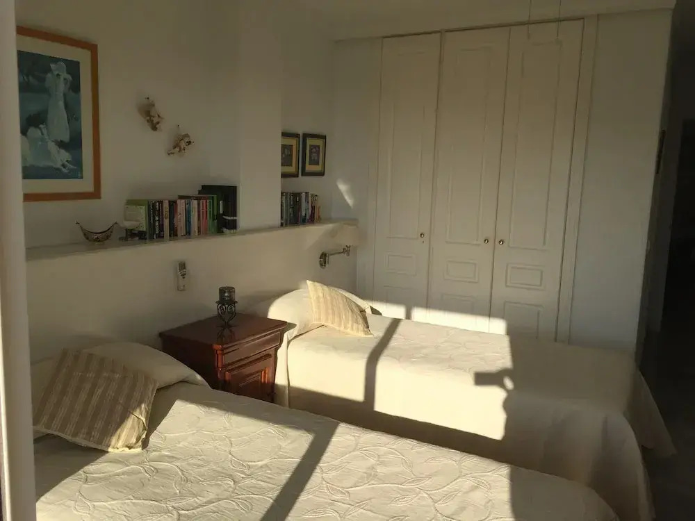 Lovely, Sunny, Secure, Panoramic Seaview Apart With Wifi