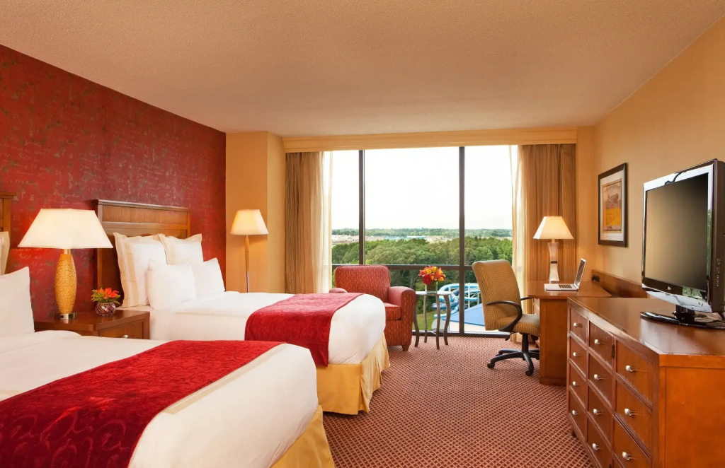 Grand Laurel Hotel