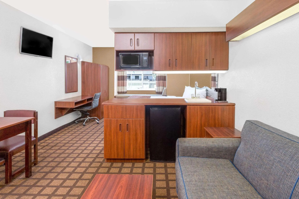 Microtel Inn & Suites by Wyndham Green Bay