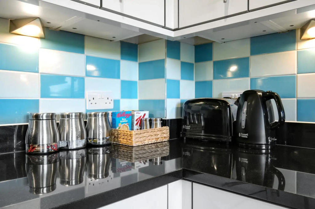 London Heathrow Living Serviced Apartments - Apt 2