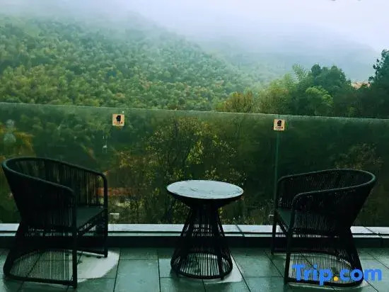 Xinchang Shangshitang Tianmu Mountain Residence