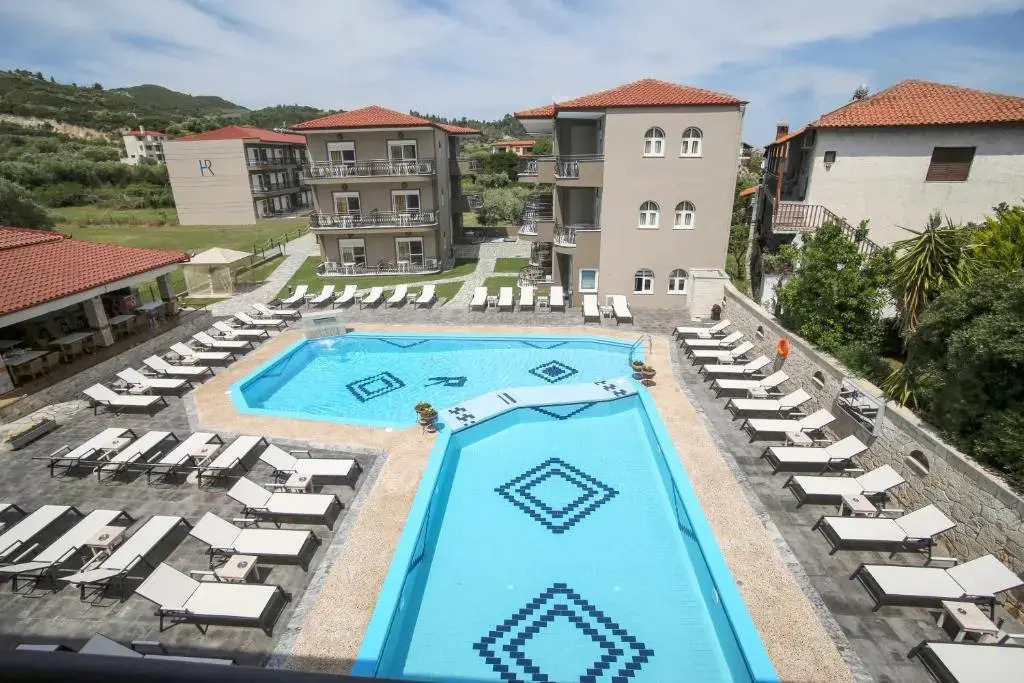 Royal Hotel and Suites