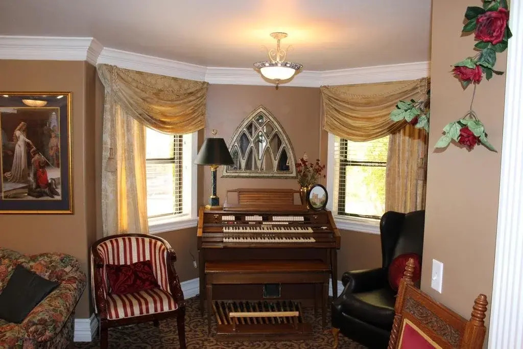 Castle Creek Inn