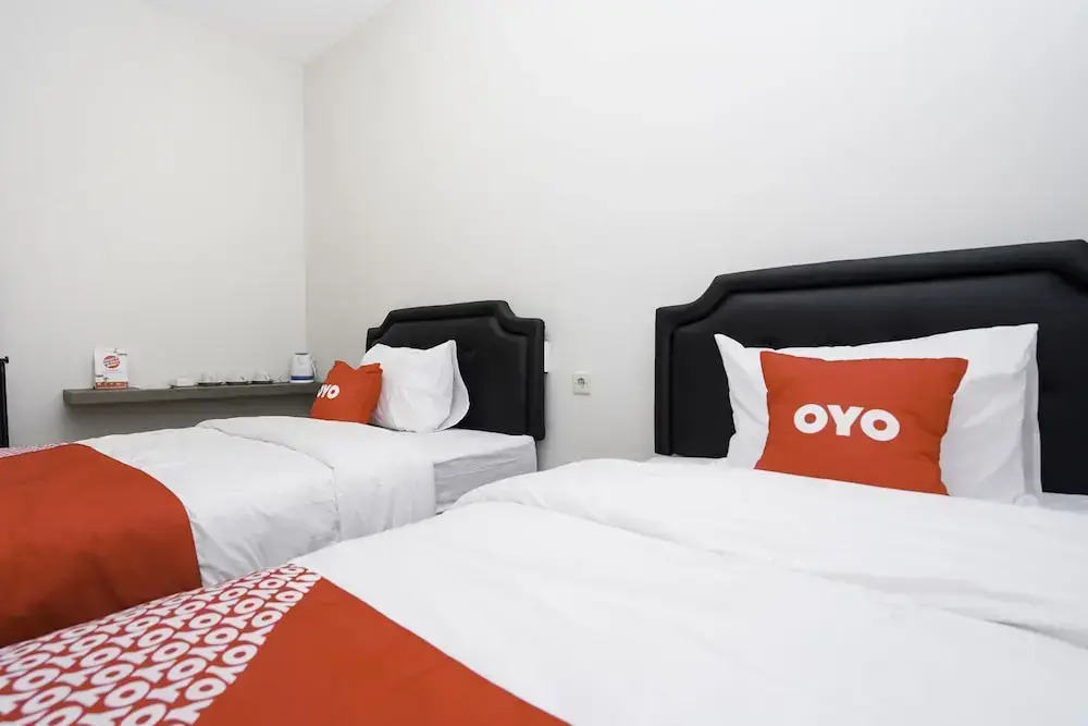 F7 Residence by OYO Rooms