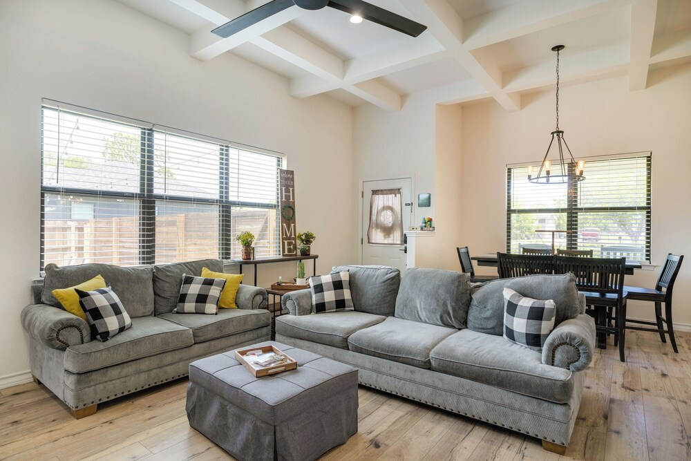 Updated New Braunfels Home w/ Fire Pit!