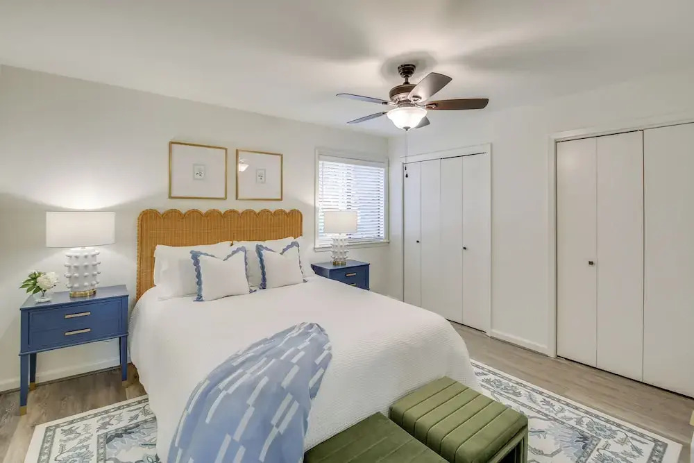 Pool, Hot Tub & Lake Access: Lake Hamilton Condo!