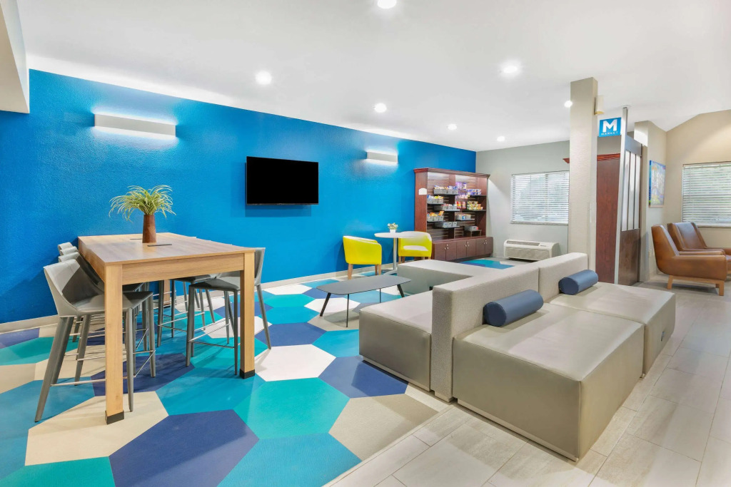Microtel Inn & Suites by Wyndham Austin Airport