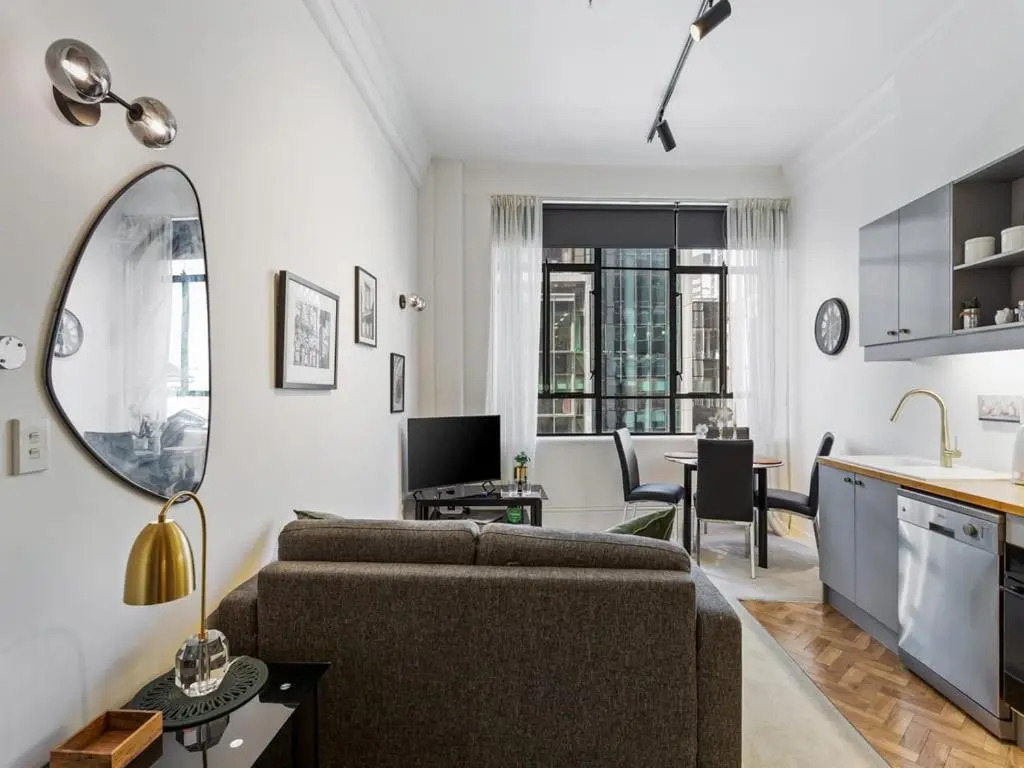 Cosy & Comfy studio on Queen St. by Zodiak Stays