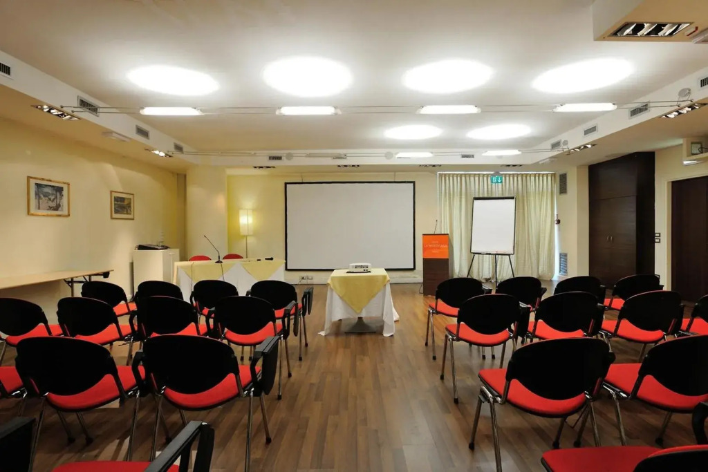 La Meridiana Bleisure Hotel