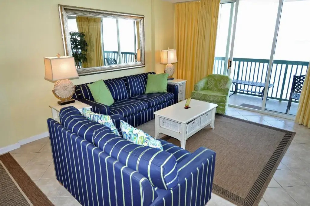ASH1402, Oceanfront, Walk to Beach Bars, Dine, Shop, Relax