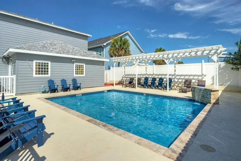 Beach Nearby + Pool 6-units Costa Bahia w/ Pet Access