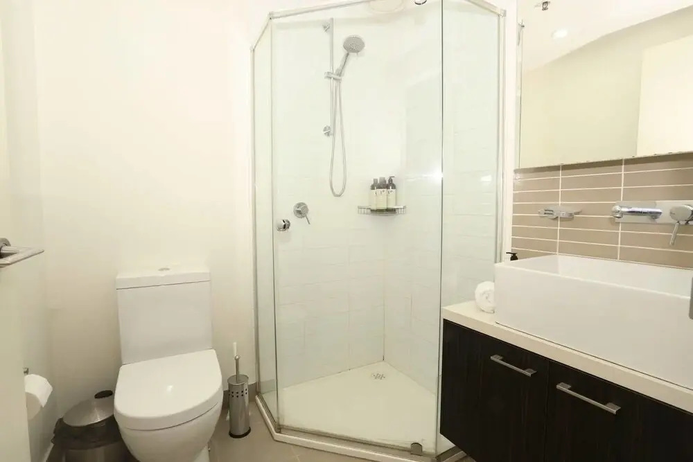 2 Bedrooms 2 Bathrooms Opposite Melbourne Central