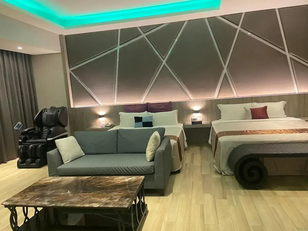 Purple Rainbow Motel