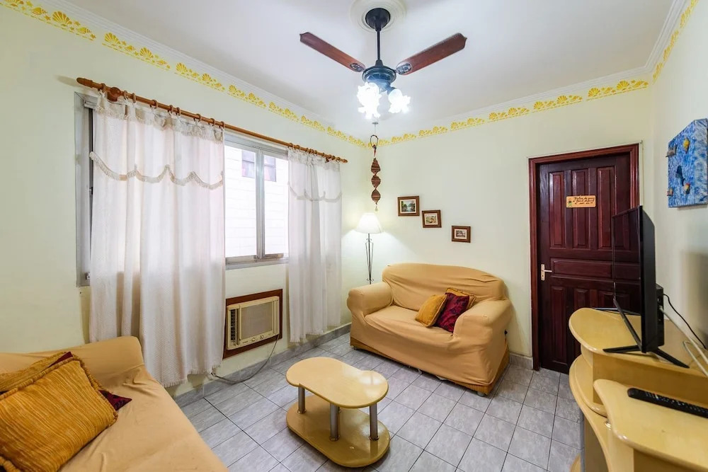Apartamento a 550 m da Praia com Wi-fi e Garagem