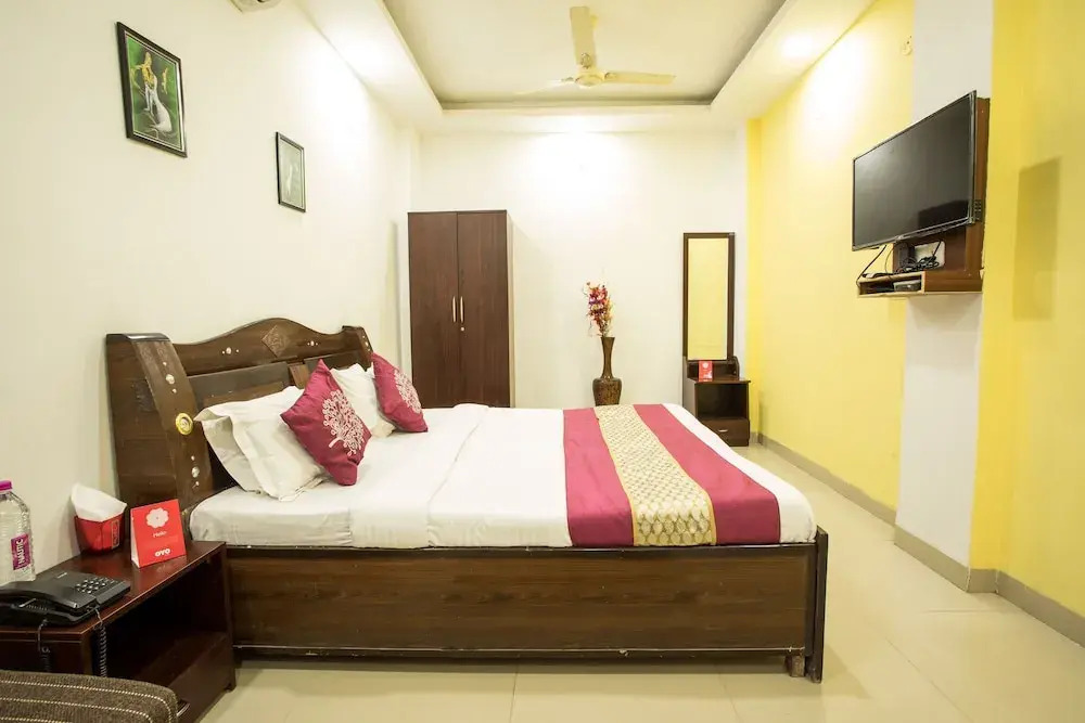 OYO 3205 Hotel New Luxury Royale