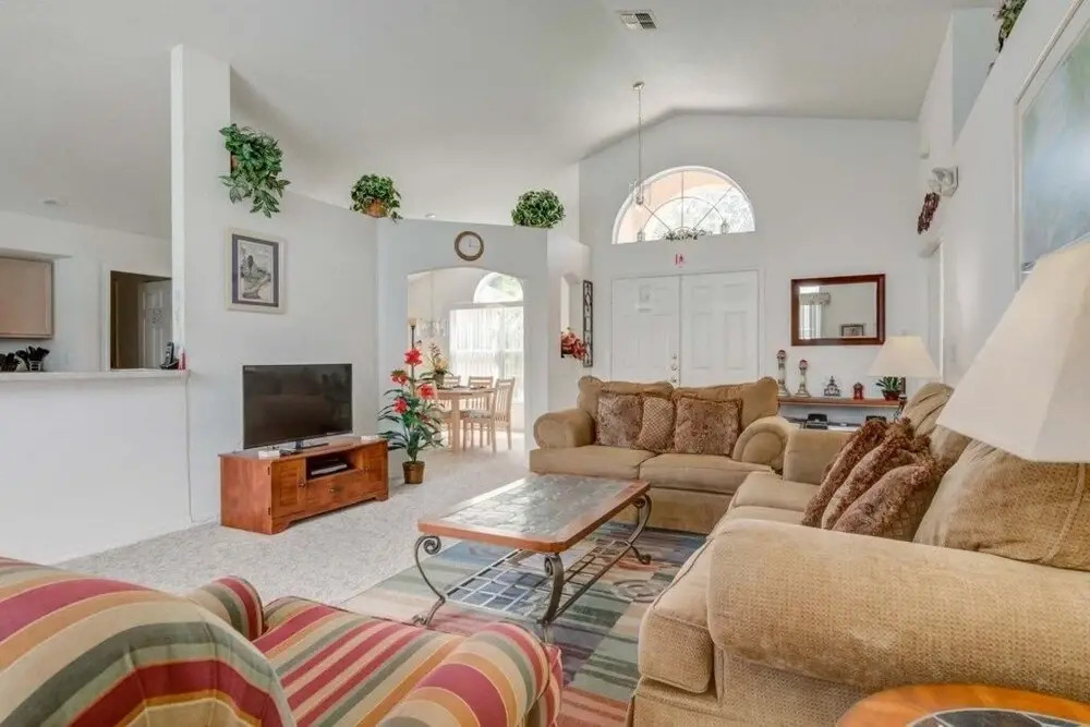 Perfect Family Home Pool & Spa! 4 Bedroom Home by RedAwning