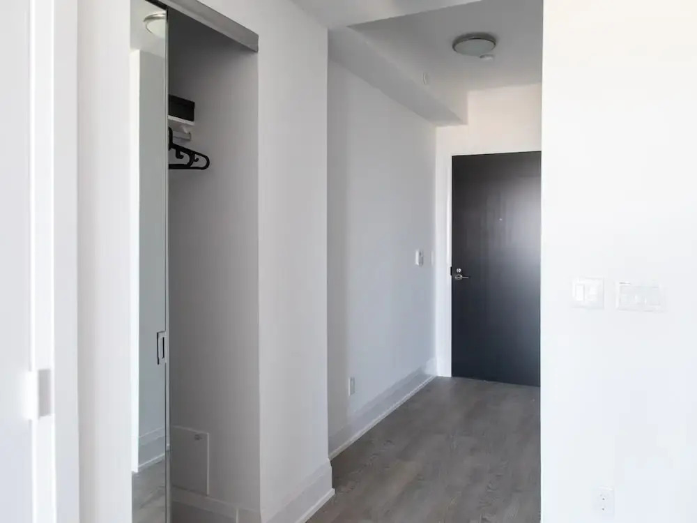 Modern 2 Bedroom Yonge and Eglinton Condo