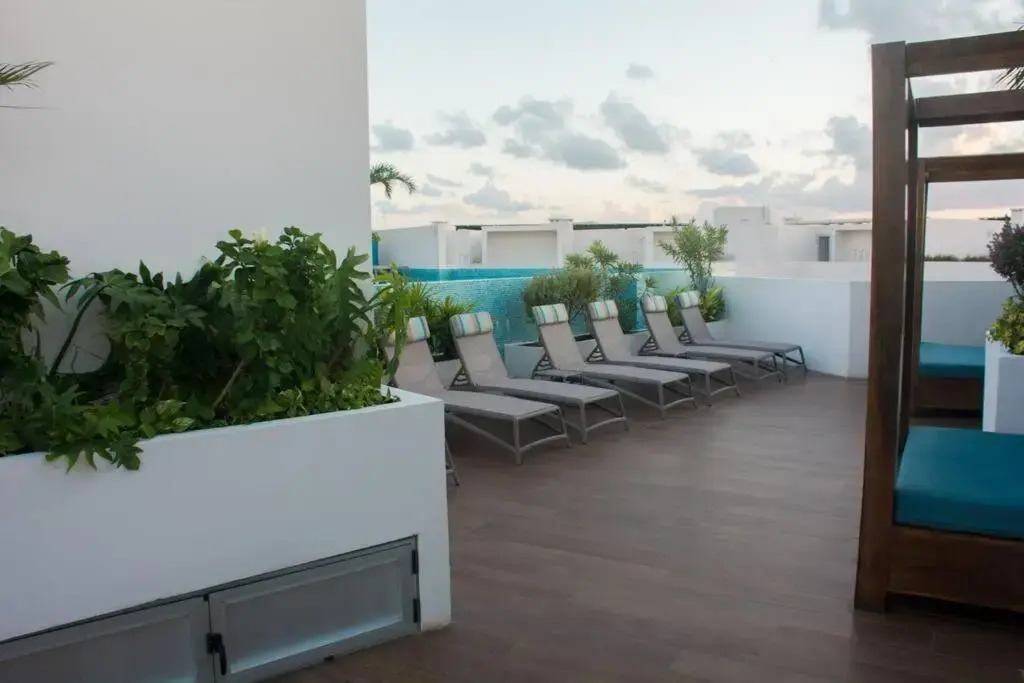 G05S Vic Luxury Studio in downtown walking to the beach