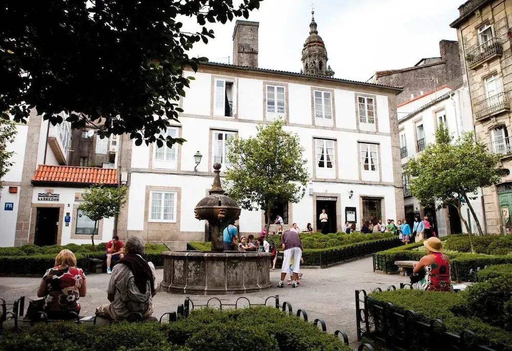 Santiago de Compostela 100068 4 Bedroom Apartment By Mo Rentals