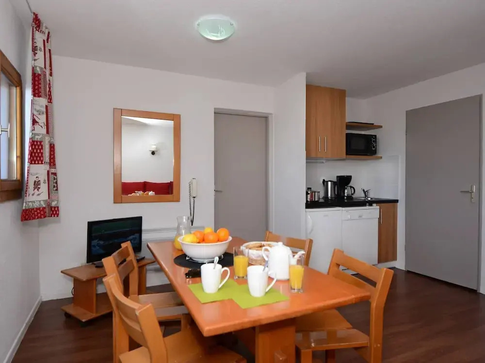 Well-kept Apartment Right on the Slopes of Plagne Soleil