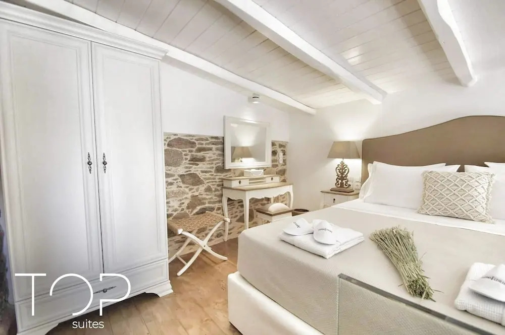 TOP SUITES