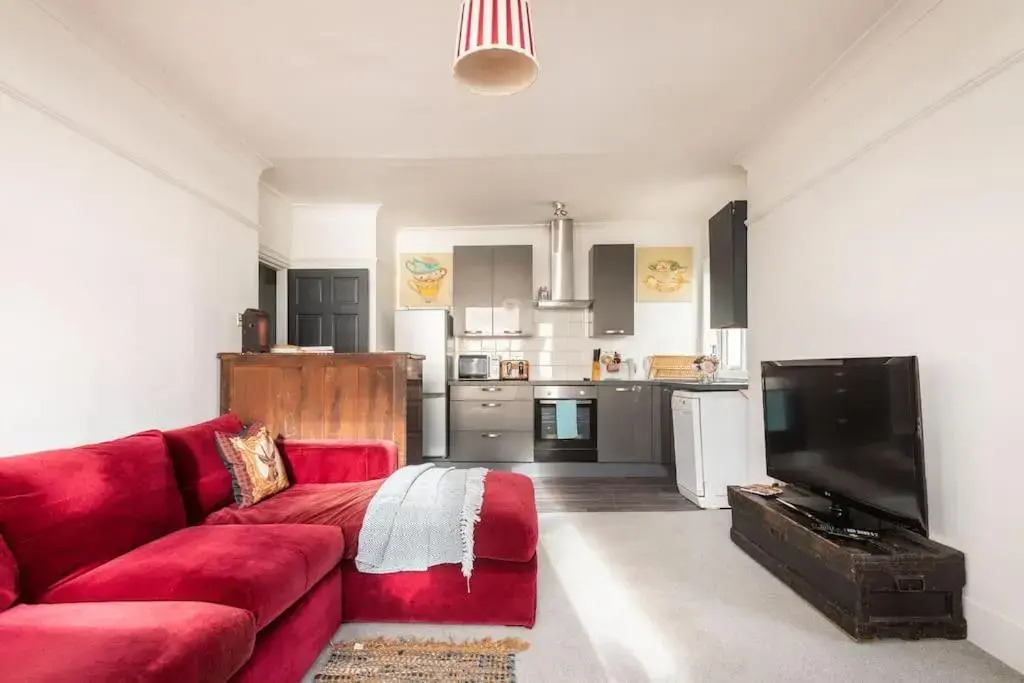 Worthing sea-front apartment