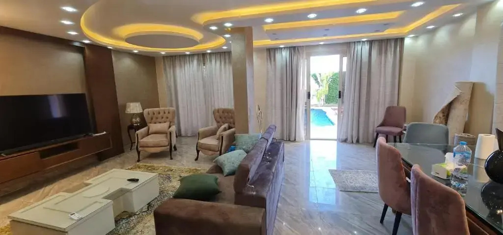 Amazing 5 Bedroom Villa with Private Swimming pool