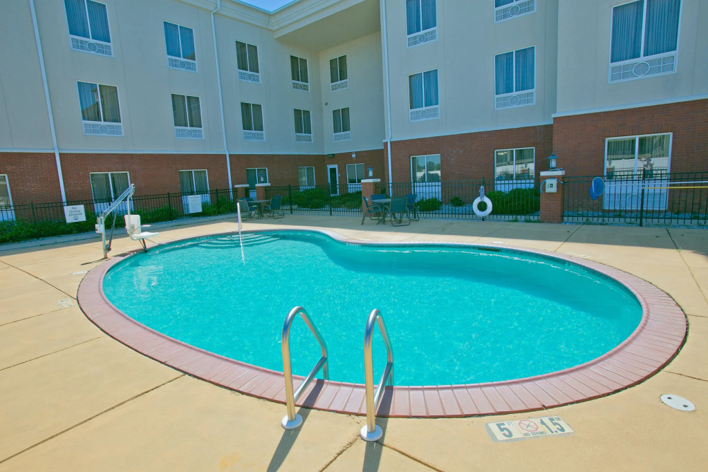 Holiday Inn Express & Suites Brookhaven by IHG