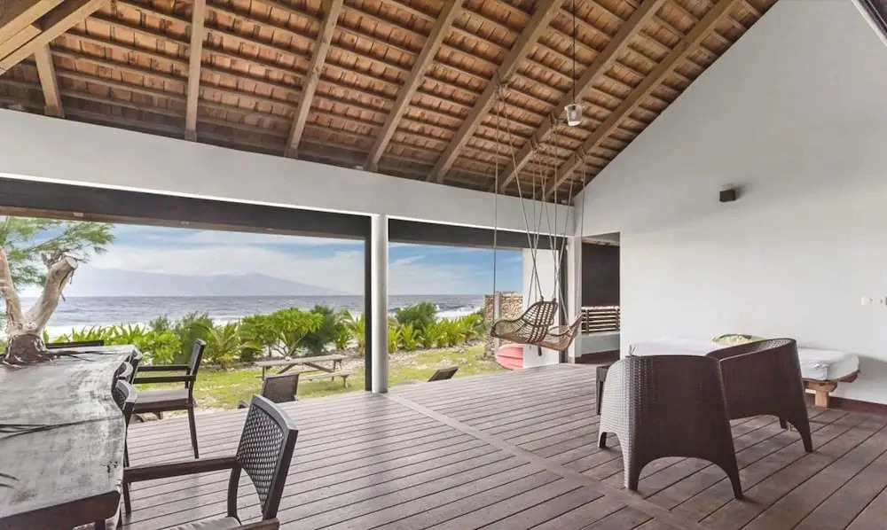 Coastal Bliss 1BR Bungalow by the Sea in Moorea