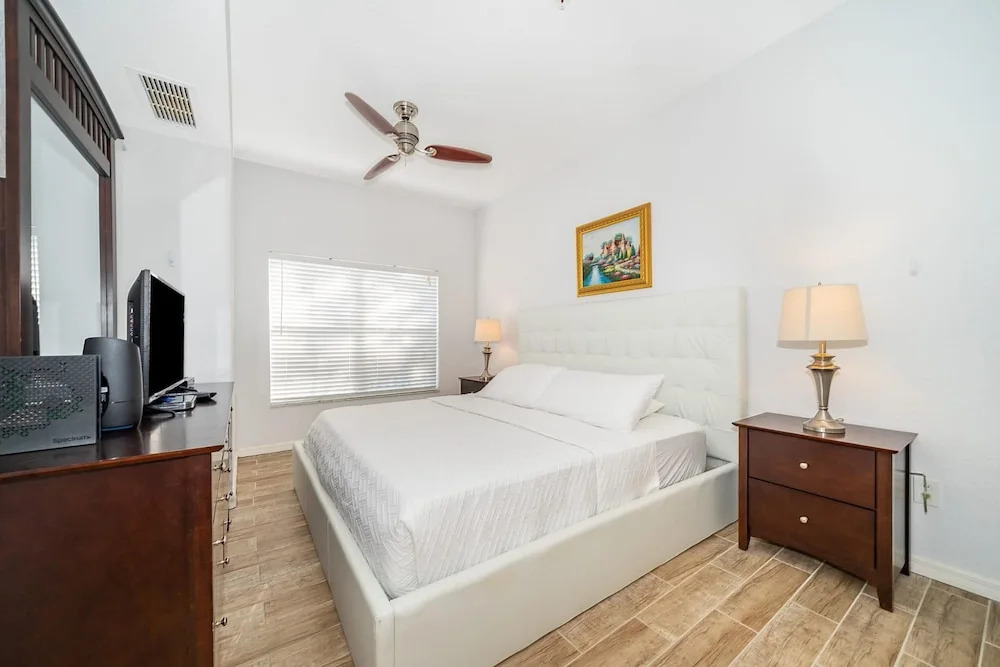 Enchanted Townhome Near Disney Parks 3Br