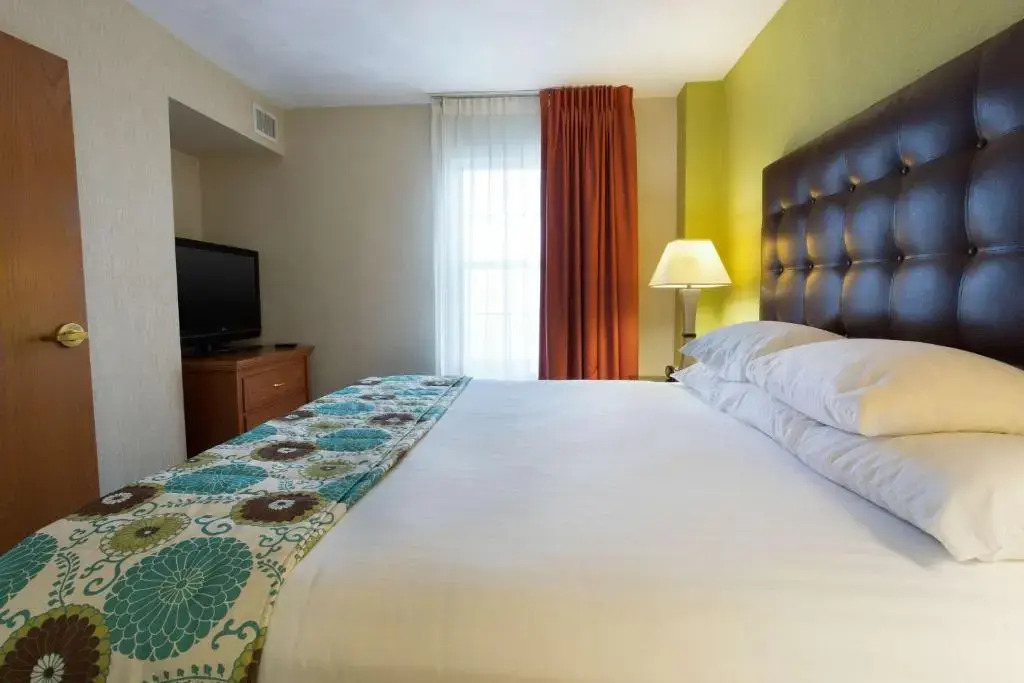 McAllen Plaza Hotel & Suites