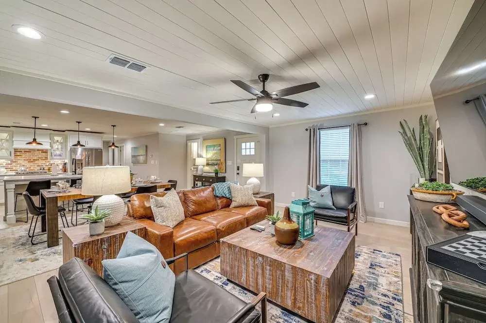 3 Mi to Lake Ray Roberts: Luxe Pilot Point Home
