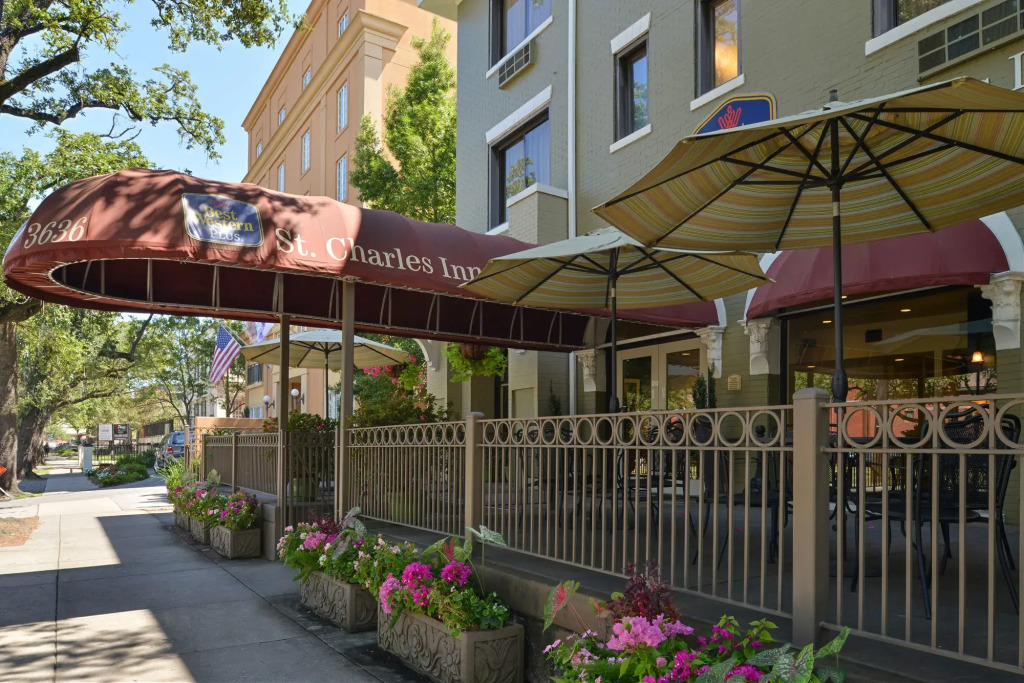 St Charles Inn, Superior Hotel