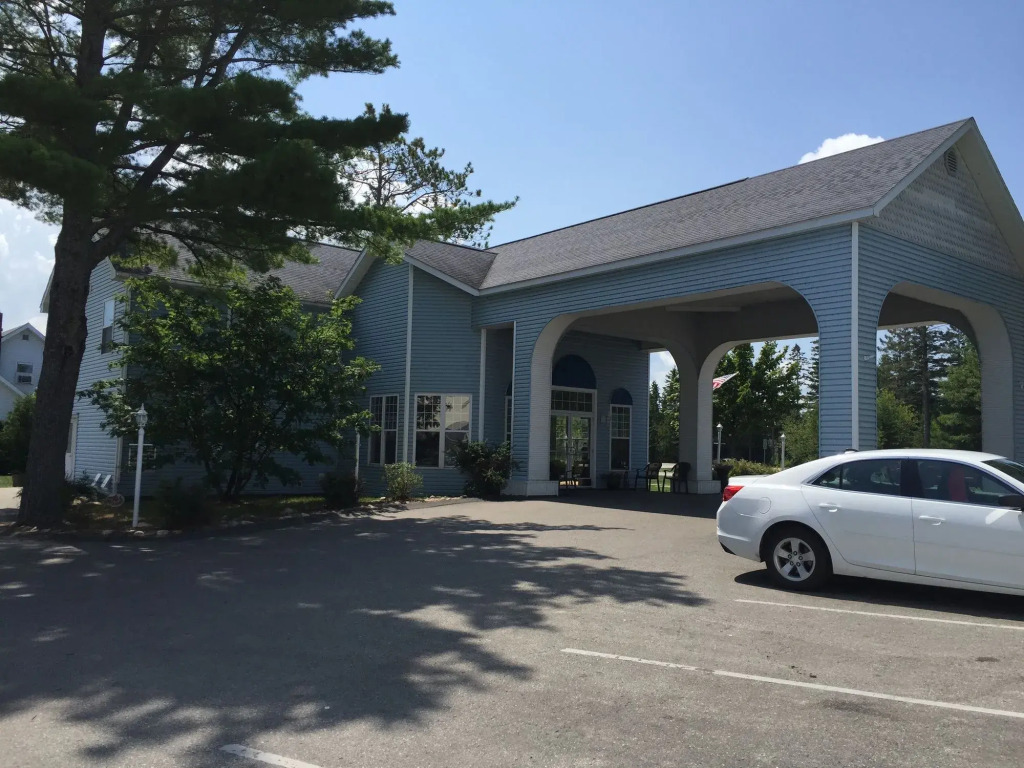 Fairview Beachfront Inn & Waterpark