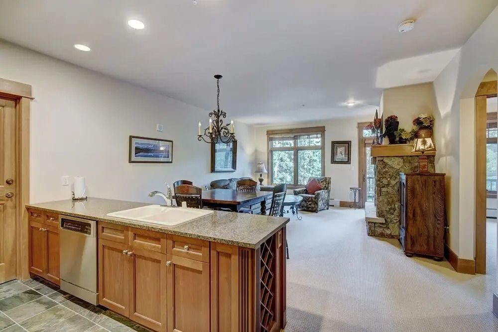 Luxurious 1 BR in River Run Village with Ski in ski out condo
