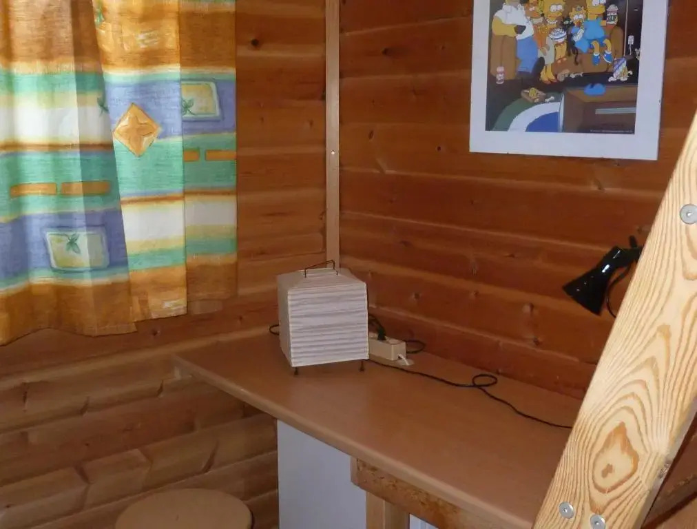 Holzblockhaus mit Kamin am Kite-, Surf- und Badestrand