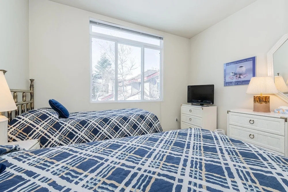 Snowcreek 630 Phase 4 - Two Bedroom Condo